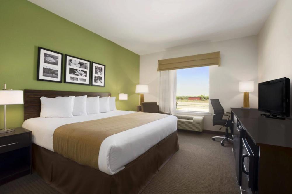 King Room- Non-Smoking interior